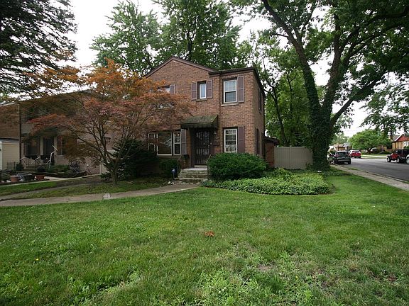 2nd image of 2725 W 99th St