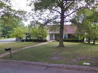 9910 N Harrison Dr, Kansas City, MO 64155