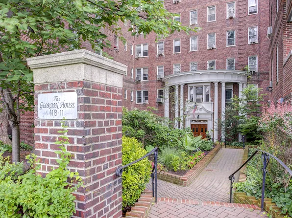 118-11 84th Avenue image 2 of 34