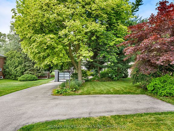 5th image of 1364 Islington Ave