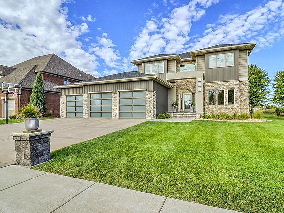 3rd image of 4345 Beach Ln S