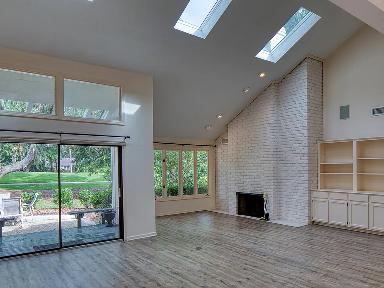 19 Romerly Rd — Photo 8