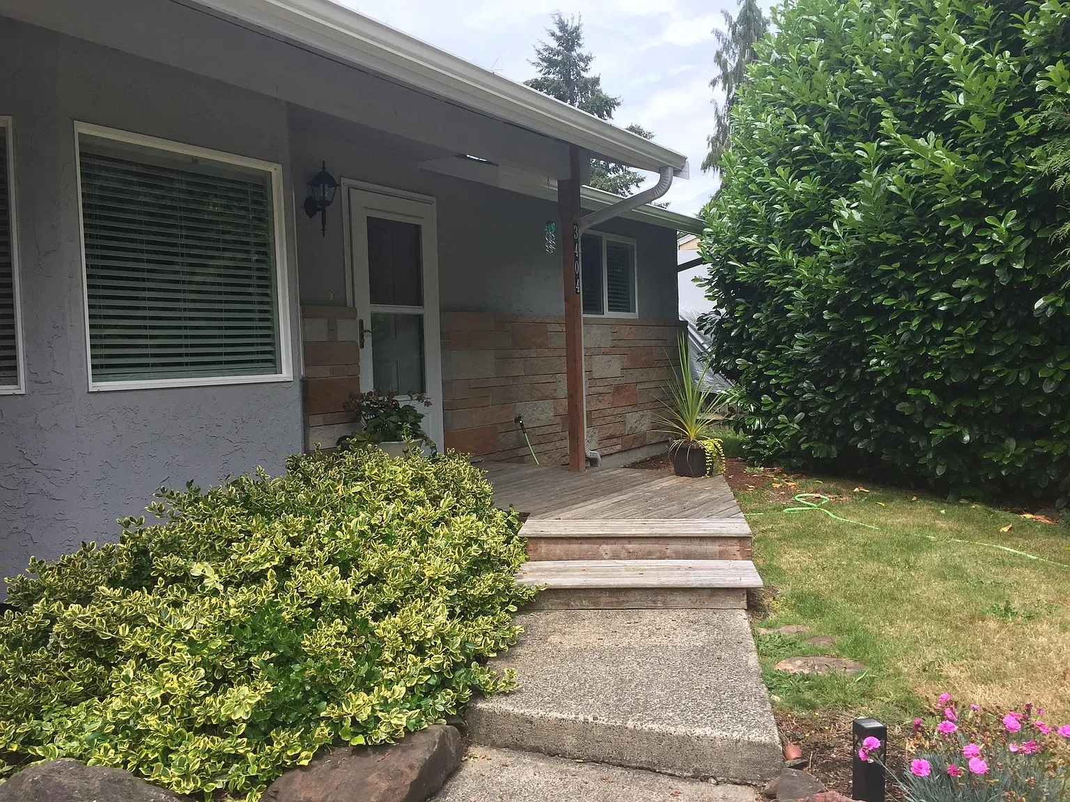 3 bed, 1344 sqft, $2,500 — Photo 2