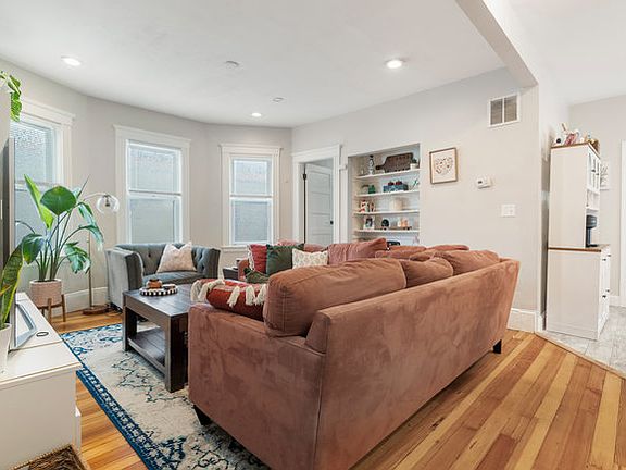 3rd image of 24 Buttonwood St APT 1