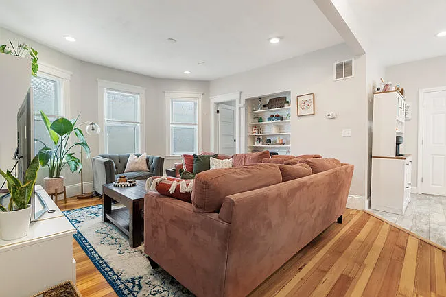 24 Buttonwood St #1 — Photo 3