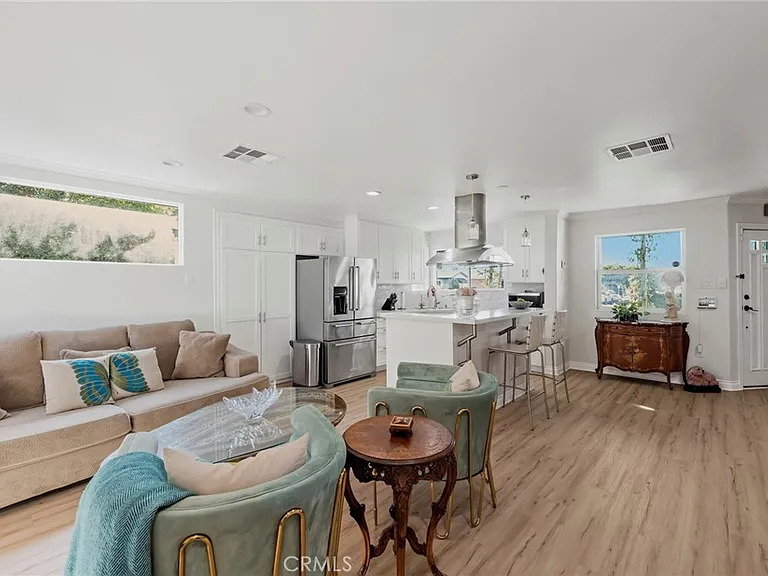 5231 Glasgow Way — Photo 4