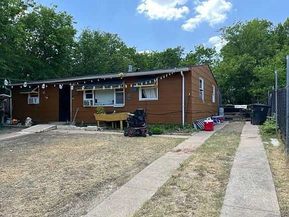 3rd image of 805 Evergreen Dr