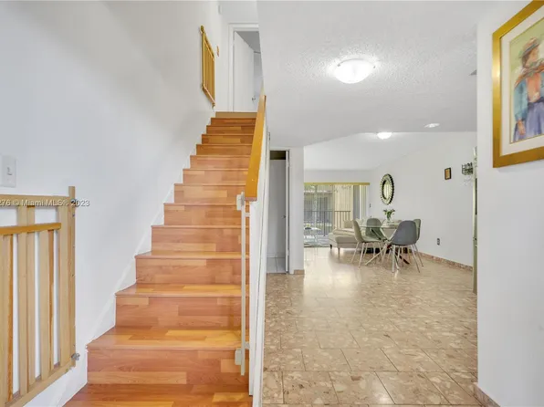 230 NW 87th Ave APT I201, Miami, FL 33172