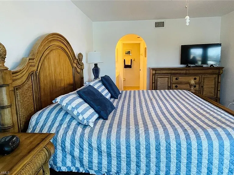 4410 Chantelle Dr #201H — Photo 9