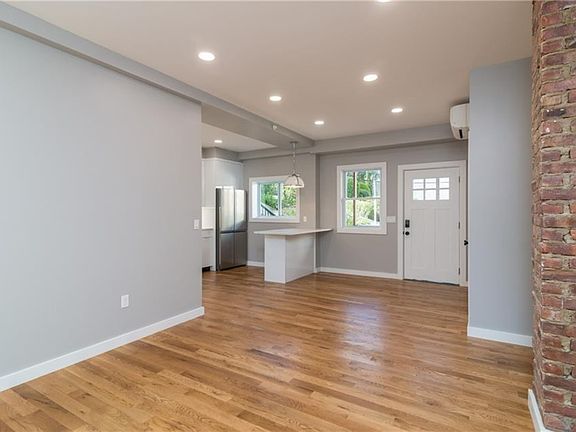 3rd image of 86 Main St APT 2