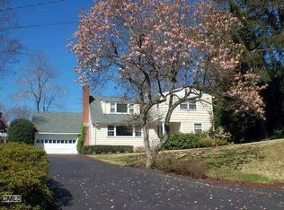 15 Pell Pl, Riverside, CT 06878