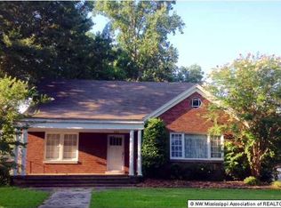 404 College St, Senatobia, MS 38668