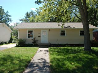 1301 E Fairlawn Dr, Urbana, IL