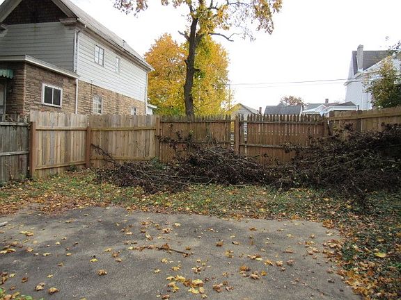 3rd image of 157 Frothingham Ave