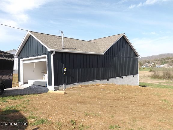 3rd image of 955 Shawanee Rd