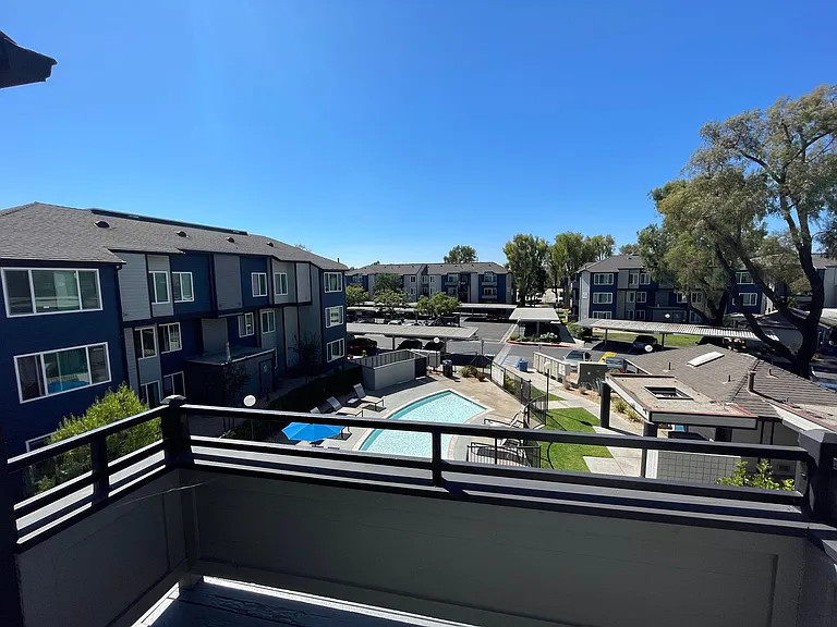 River House Apartments — Photo 58