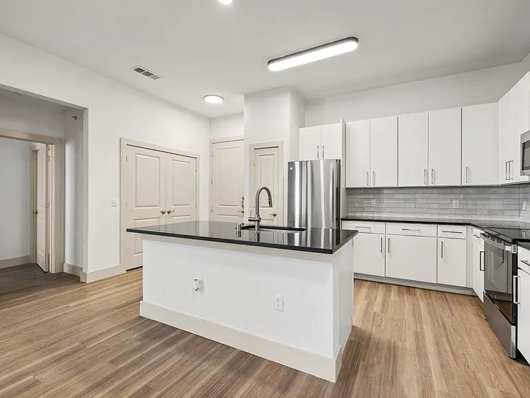 Maple District Lofts — Photo 25