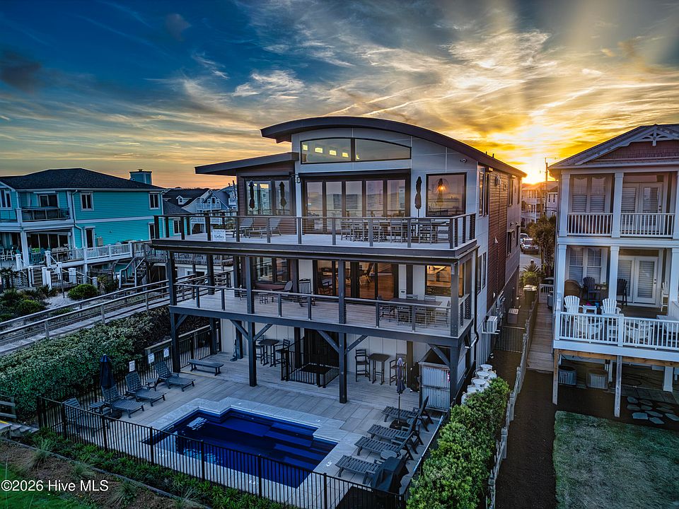 1st image of 834 Fort Fisher Boulevard N
