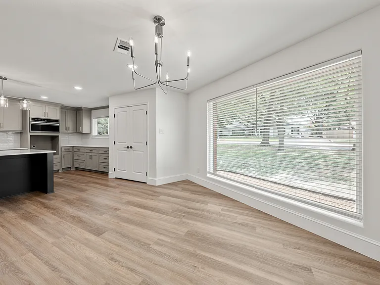 52055 Lockwood Dr — Photo 10