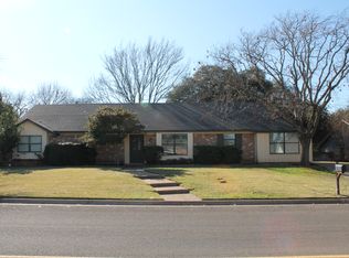 802 Woodland West Dr, Woodway, TX 76712