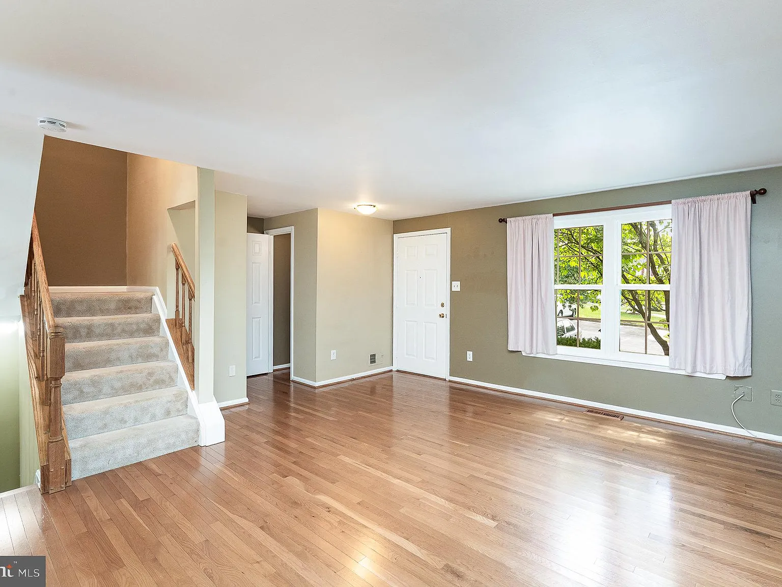 3 bed, 3.5 bath, 1712 sqft, $2,600 — Photo 4