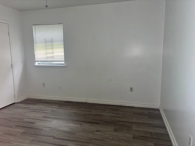 6560 Lake Forest Dr — Photo 10