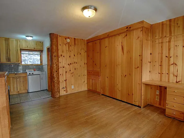 226 Beaver St — Photo 3