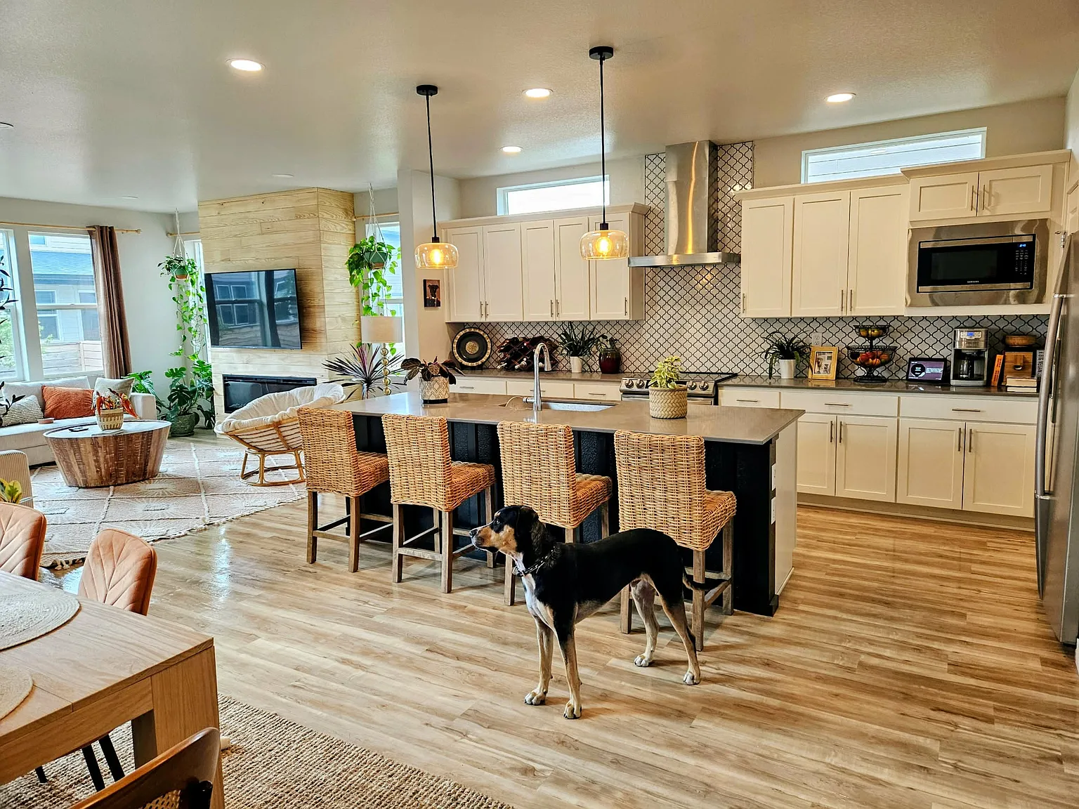5 bed, 3045 sqft, $850 — Photo 4