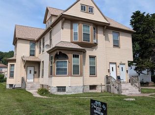 2324 W 3rd St, Davenport, IA