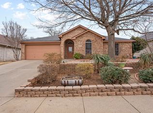 1029 Hidden Lake Dr, Burleson, TX 76028