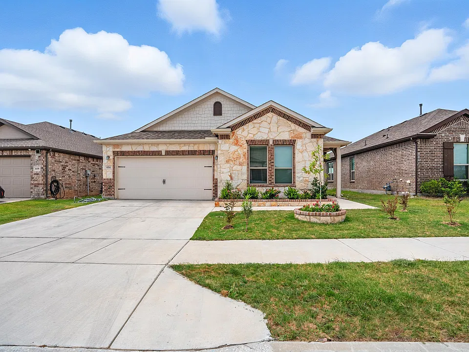 604 Bronze Forest Dr