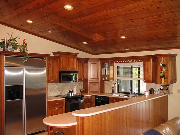 Light & bright kitchen