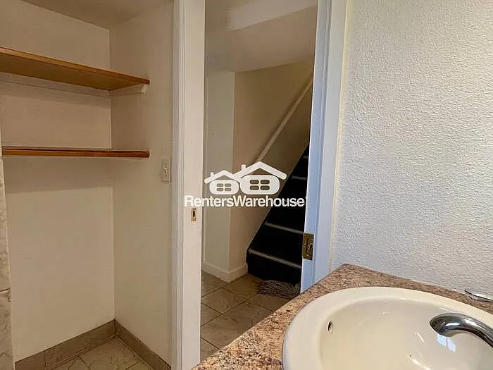 342 S Alcott St #B — Photo 10
