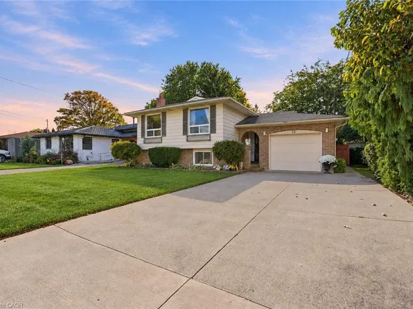 31 Bendingroad Cres, Saint Catharines, ON L2N 5R4