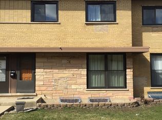 642 Maple Ct #642, Mount Prospect, IL 60056