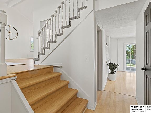 2nd image of 2928 Lynnwood Dr
