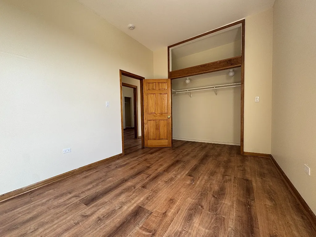 4 bed, $2,450 — Photo 4