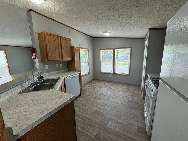Westbridge Manor — Photo 102
