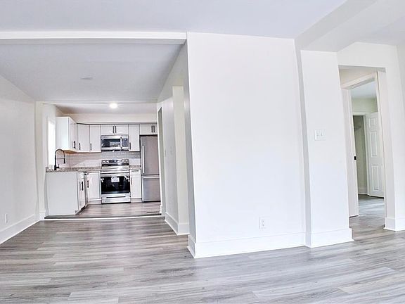 3rd image of 184 Scott St NW