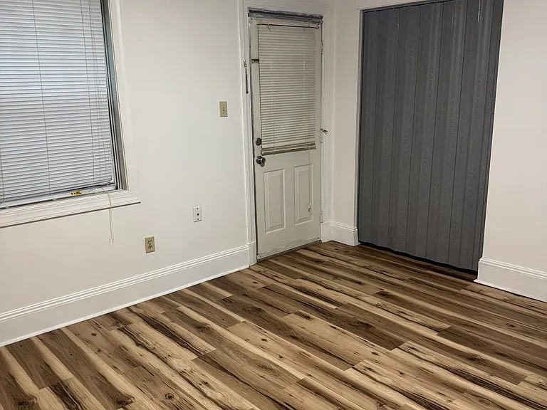 161 Lakeview Park Rd #B — Photo 8