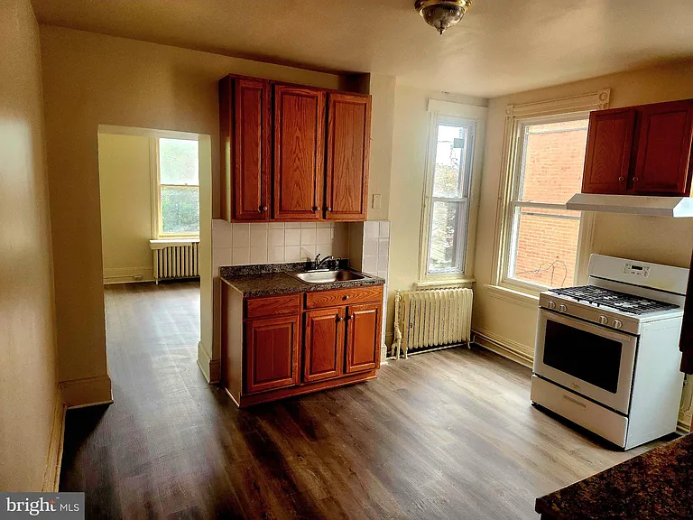 5023 Penn St — Photo 3