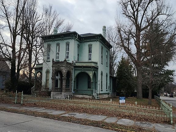 2nd image of 903 S Main St