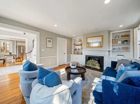 10 Summer St #1, Boston, MA 02129