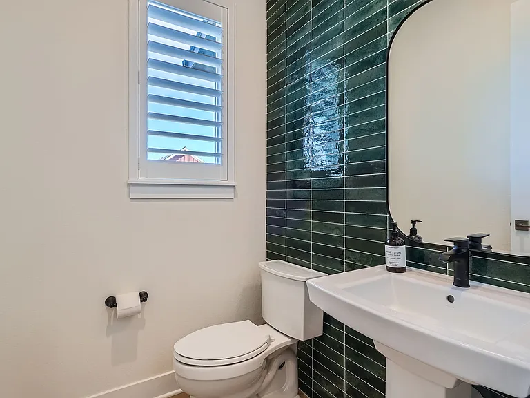 805 Promenade Dr — Photo 17