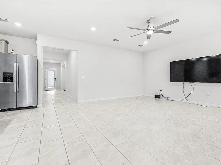1050 Michelangelo Ln — Photo 6