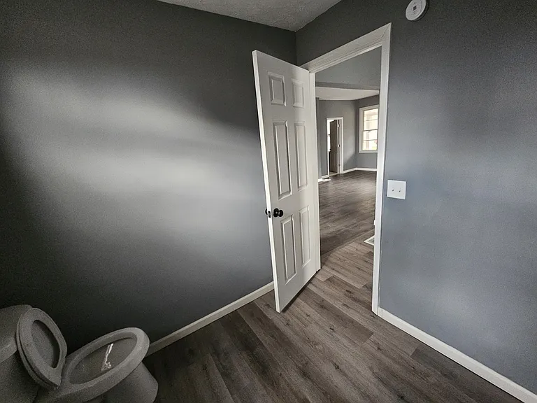 7040 Roy Ave — Photo 9