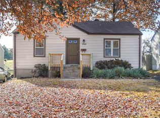 10520 Saint Francis Ln, Saint Ann, MO
