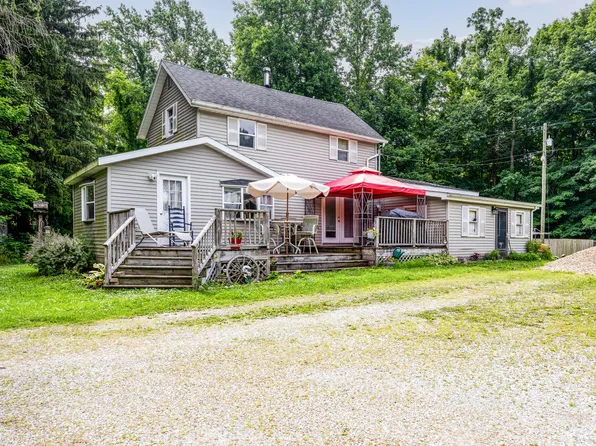 236 E Wagner Rd, Buchanan, MI 49107