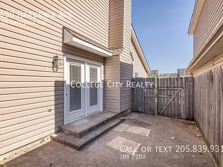 1450 Gardenia Ave — Photo 28