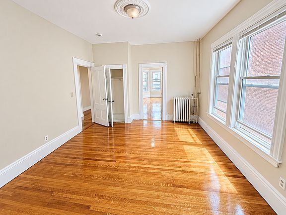 3rd image of 38 Waumbeck St APT 2